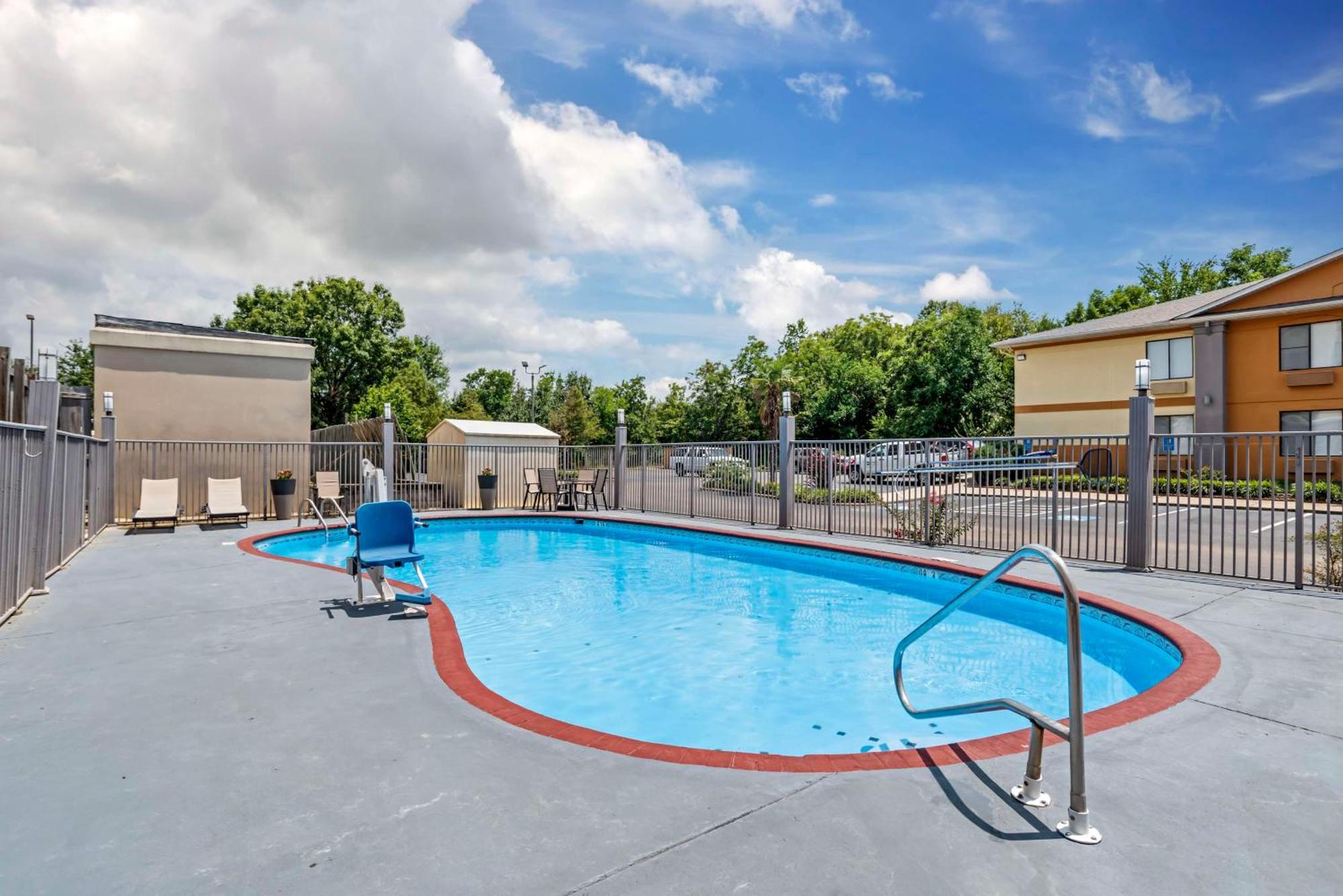 Best Western Canton Inn Екстер'єр фото